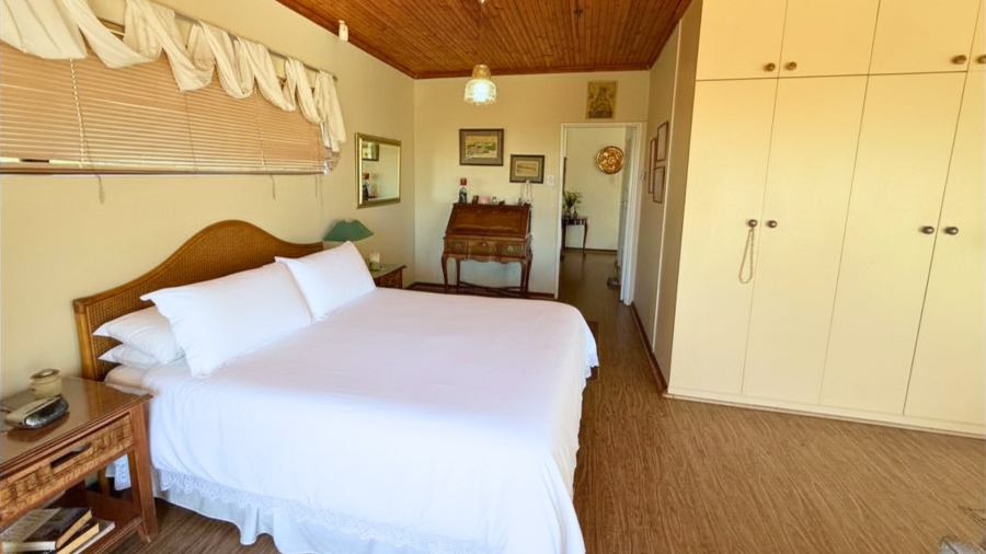 5 Bedroom Property for Sale in Kenton On Sea Eastern Cape